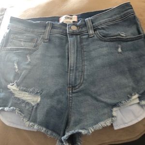 Pink distressed jean short